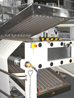 Twin dryer within an in-line flexo printing machine for alternative front or reverse side printing